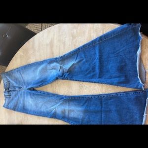 Women’s blue Jean bell bottoms. Stretchy and comfortable. High waisted.